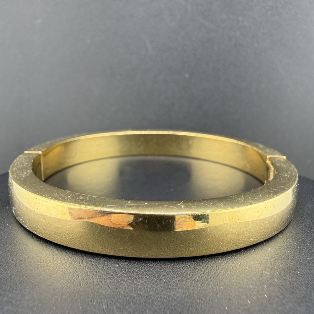 Chunky Bangle Bracelet Gold Tone Hinged Signed Banana Republic 6.5”